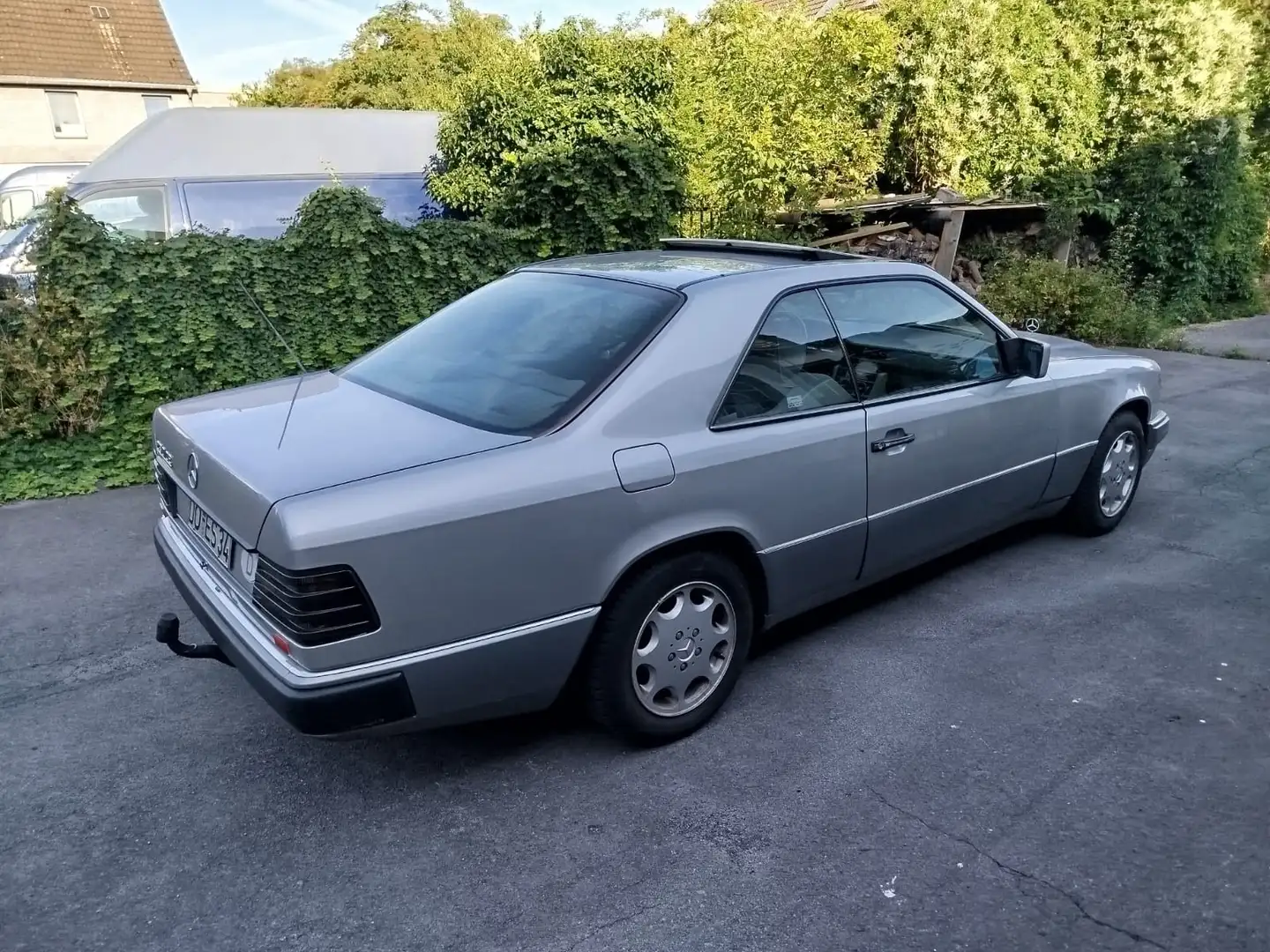 Mercedes-Benz 230 Grau - 1