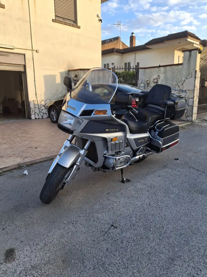 Honda GL 1200 Silber - 1