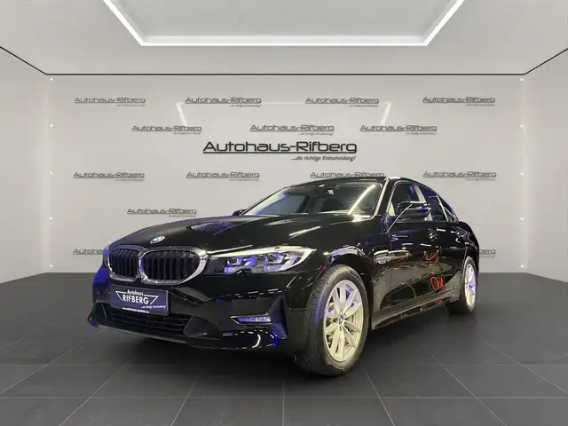 BMW 330 e Advantage/NAVI/LED/LIVE COCKPIT PROFESS