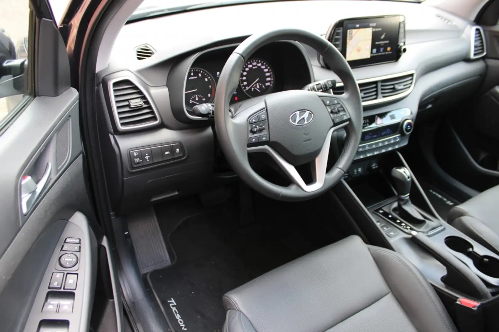 Hyundai TUCSON 1.6 T-GDI Premium Sky Automaat | Pano | Leder | 36 Grijs - 2