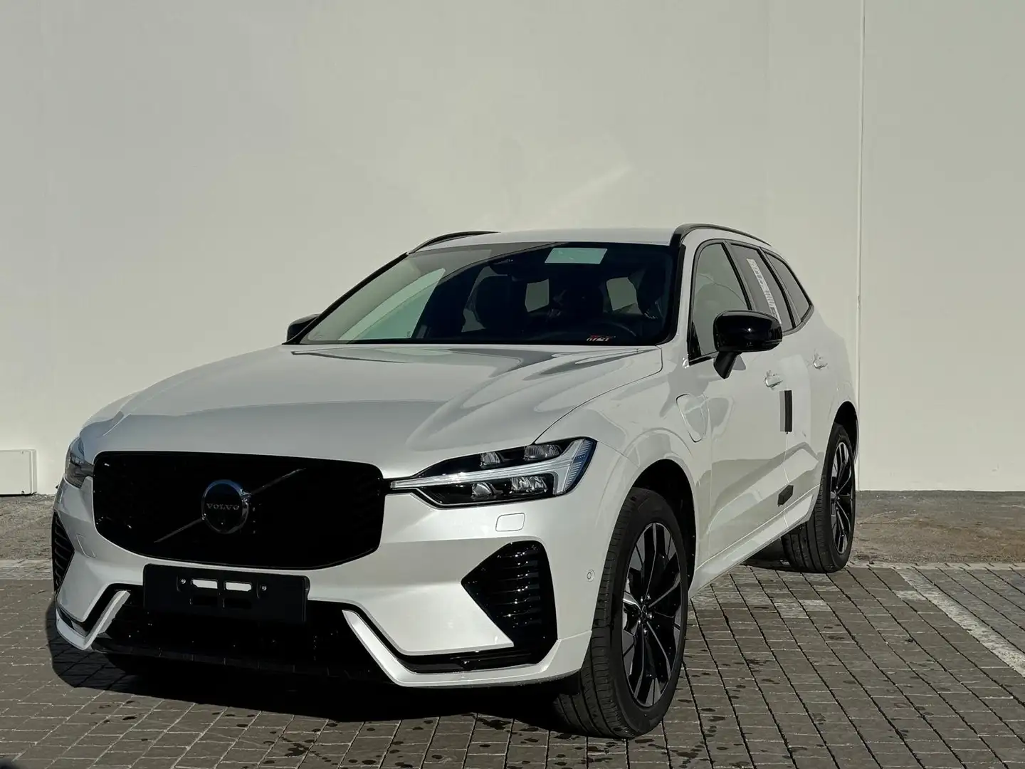 Volvo XC60 XC60 2.0 t6 phev Plus Dark awd auto Weiß - 1
