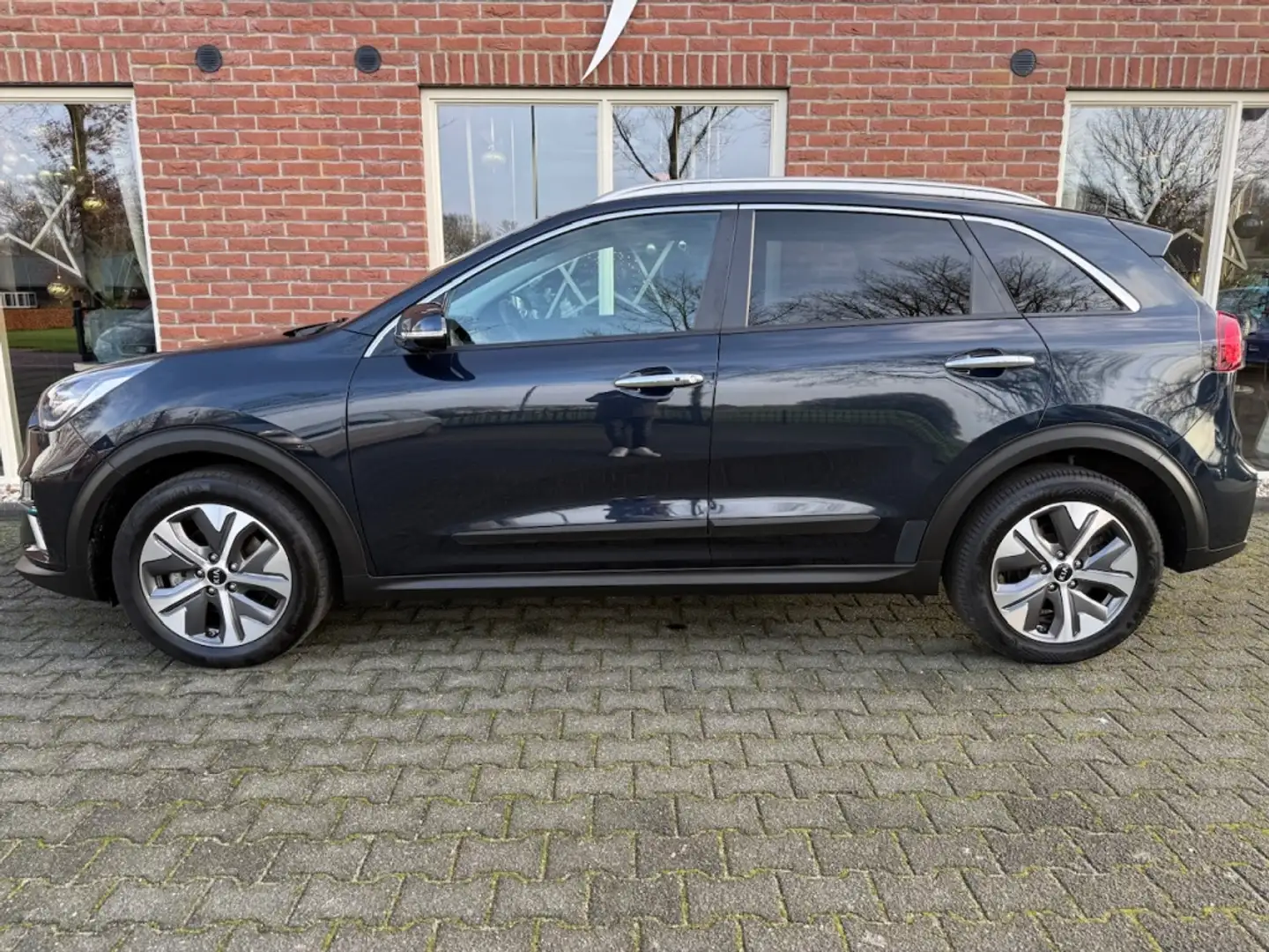Kia e-Niro Dyn.PlusLine 64 kWh 3 FASE / SCHUIF.KANTELDAK / TR Albastru - 2