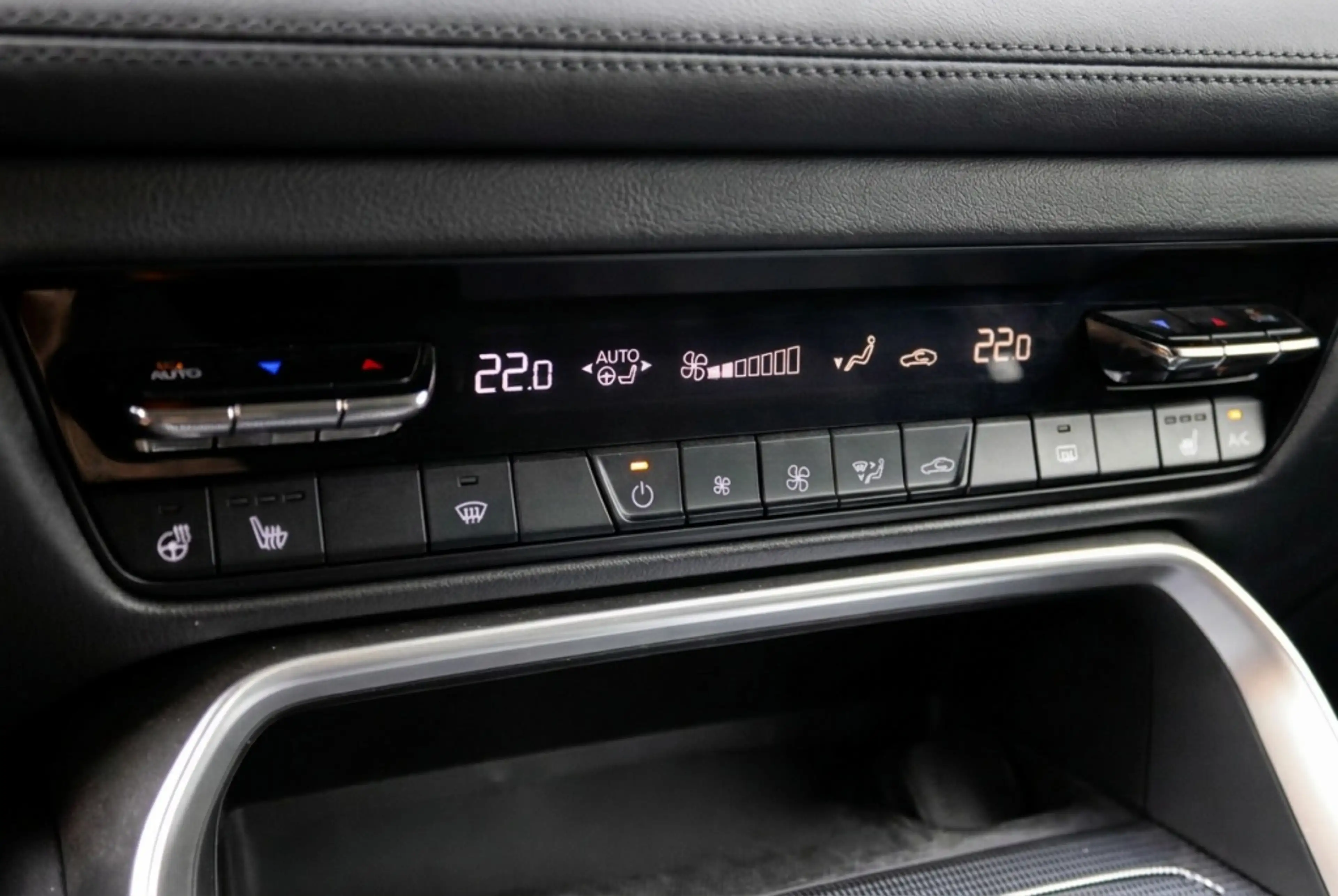 Mazda CX-60 Exclusive-Line Hybrid AWD HUD l Camera l Drive Ass — photo 18