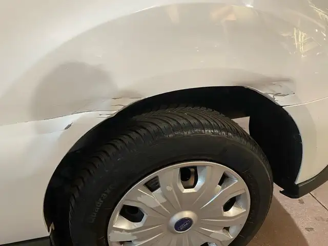 Ford Transit Connect view 15