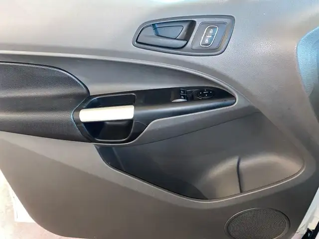 Ford Transit Connect view 20
