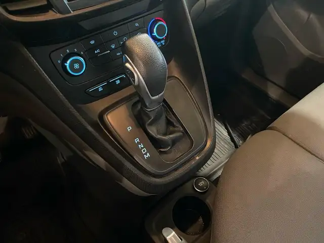 Ford Transit Connect view 12