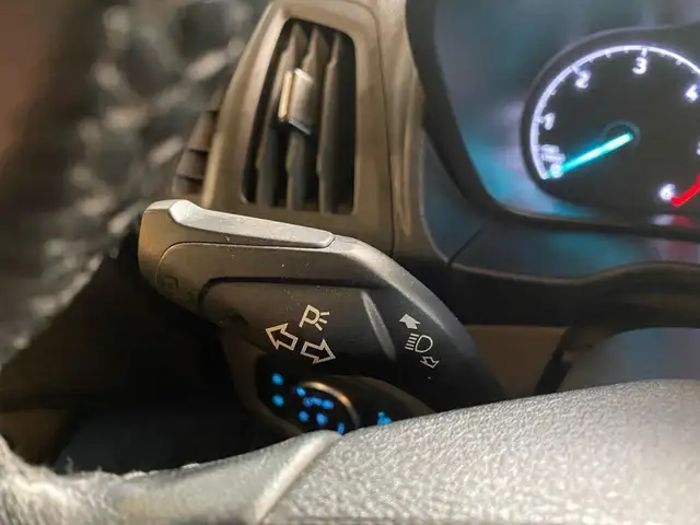 Ford Transit Connect view 30