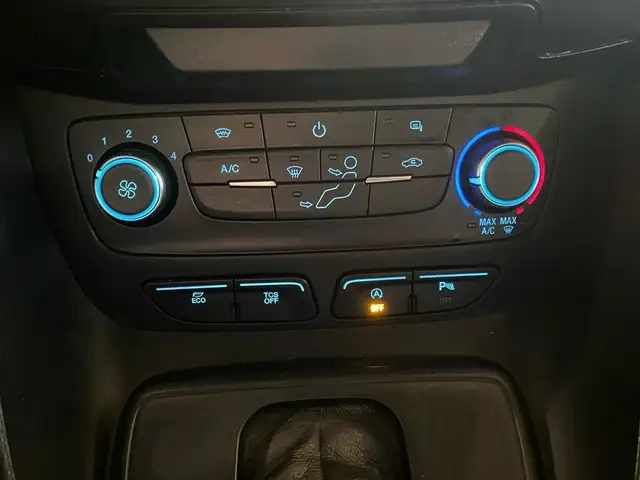 Ford Transit Connect view 11