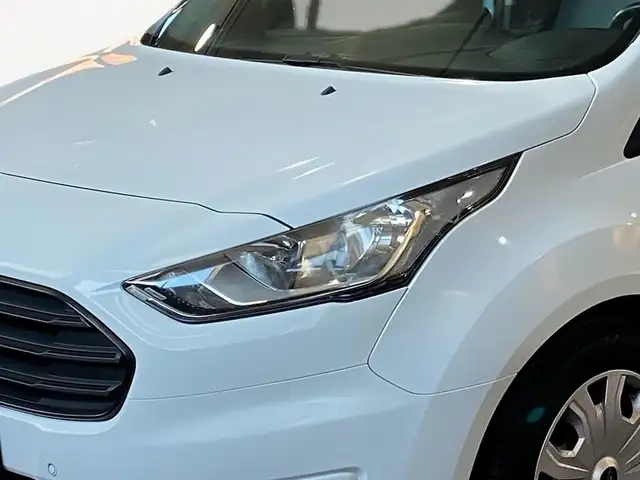 Ford Transit Connect view 23