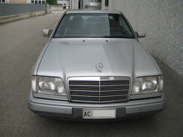 Mercedes-Benz E 200 E Coupe 200 CE 16v