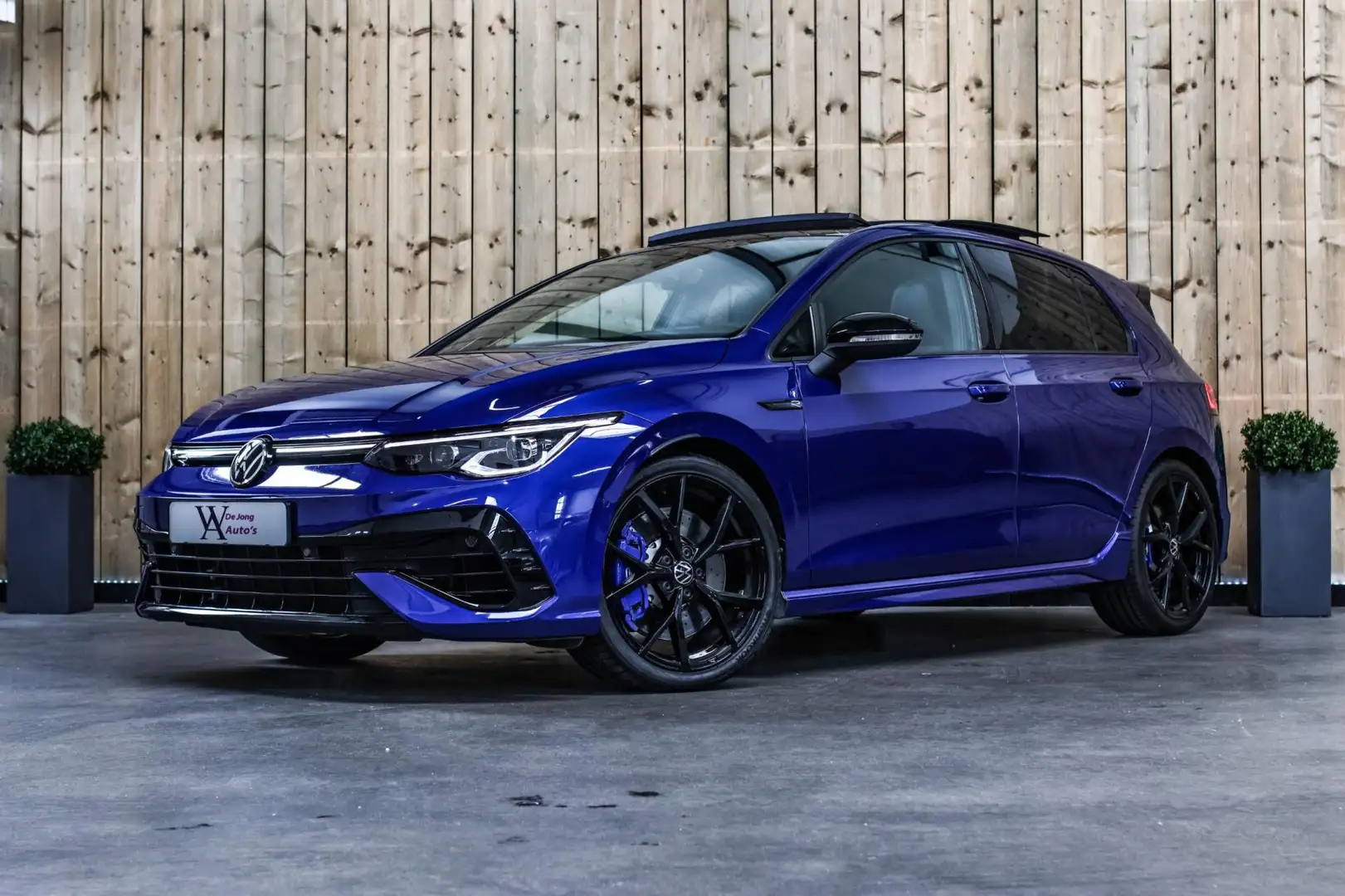 Volkswagen Golf 2.0 TSI R 4Motion *Akra*Pano*Leder*H&K*Performance Blauw - 1