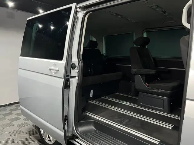Volkswagen Multivan view 13