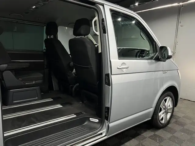 Volkswagen Multivan view 14
