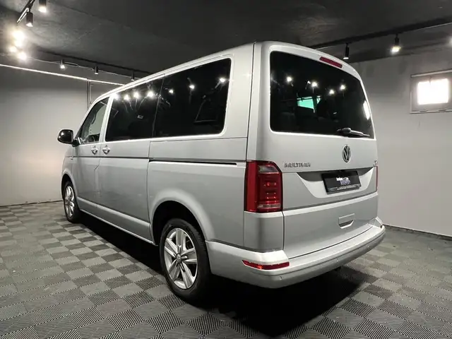 Volkswagen Multivan view 3