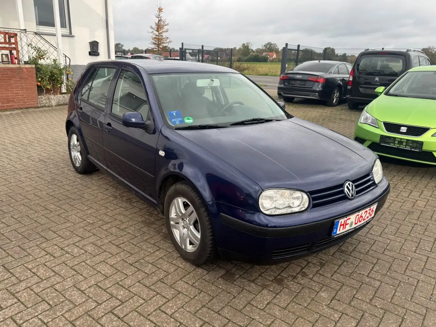Volkswagen Golf 1.4 Trendline AHK. Tüv & Inspektion Neu Blau - 2