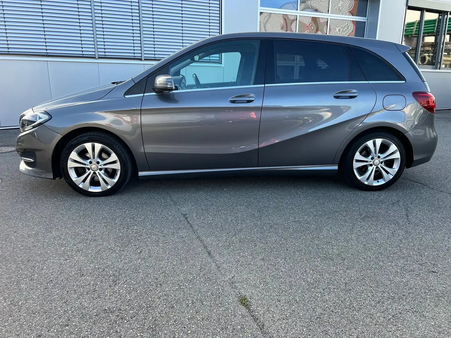 Mercedes-Benz B 200 B-Klasse 7G-DCT** TUV AU. NEU** - 2