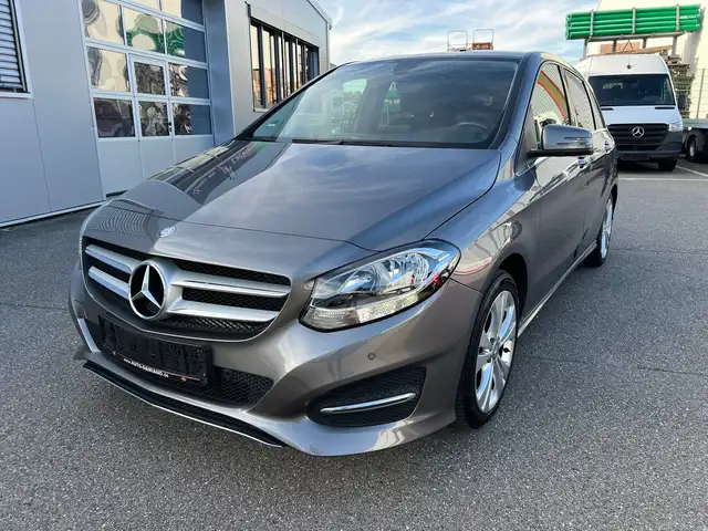 Mercedes-Benz B 200 B-Klasse 7G-DCT** TUV AU. NEU**