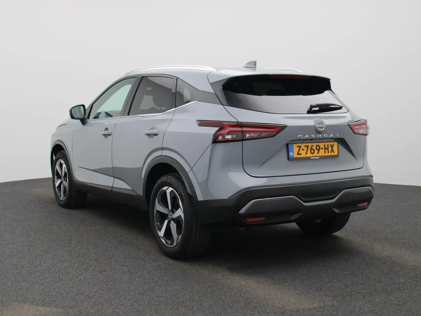 Nissan Qashqai 1.3 MHEV Xtronic N-Connecta | Navigatie | 360 grad Grijs - 2
