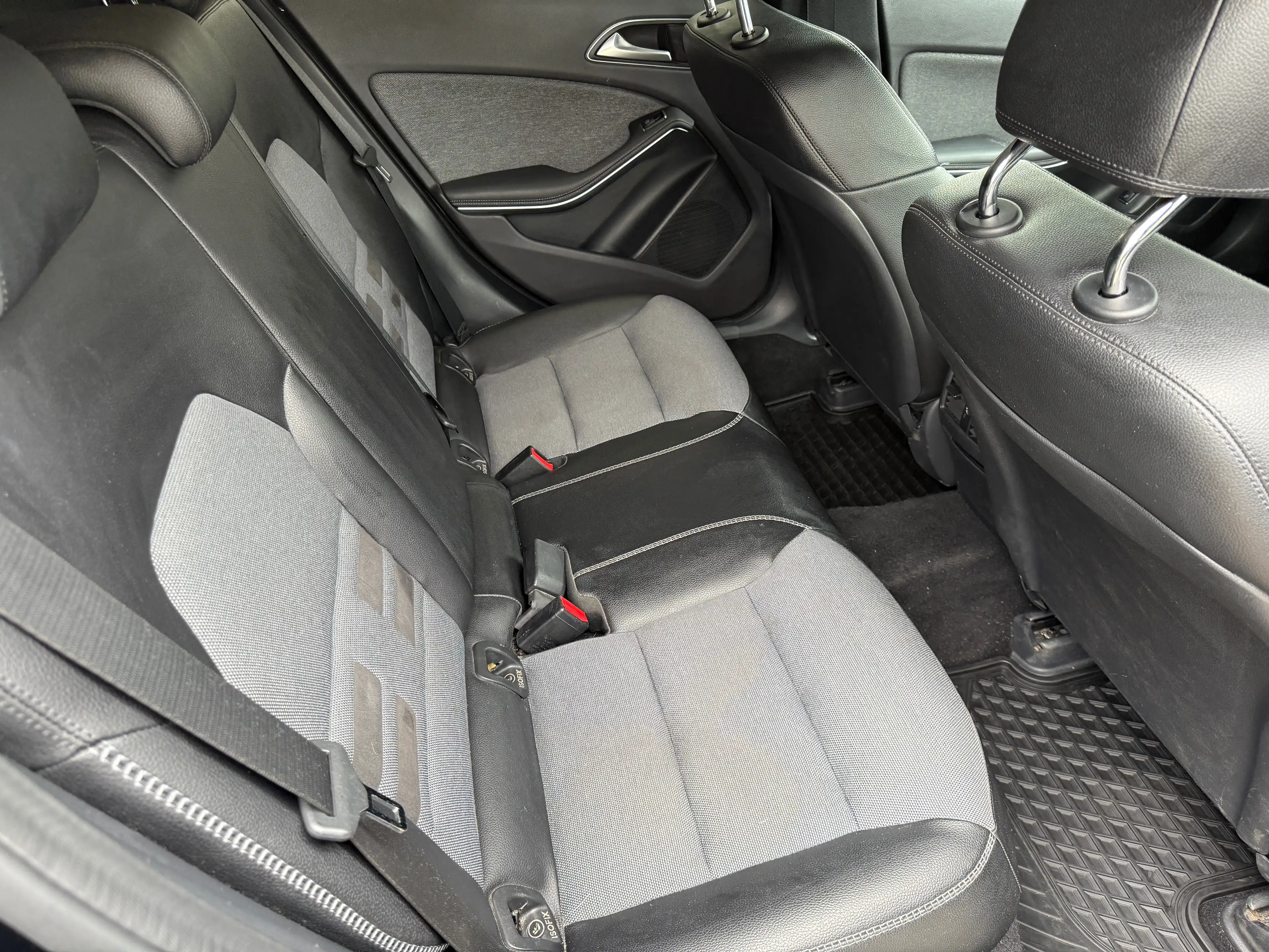 Mercedes-Benz GLA 200 CDI 4Matic Style *HU neu*AHK*Navi*PDC*SHZ*Teilleder*Automatik* — photo 11