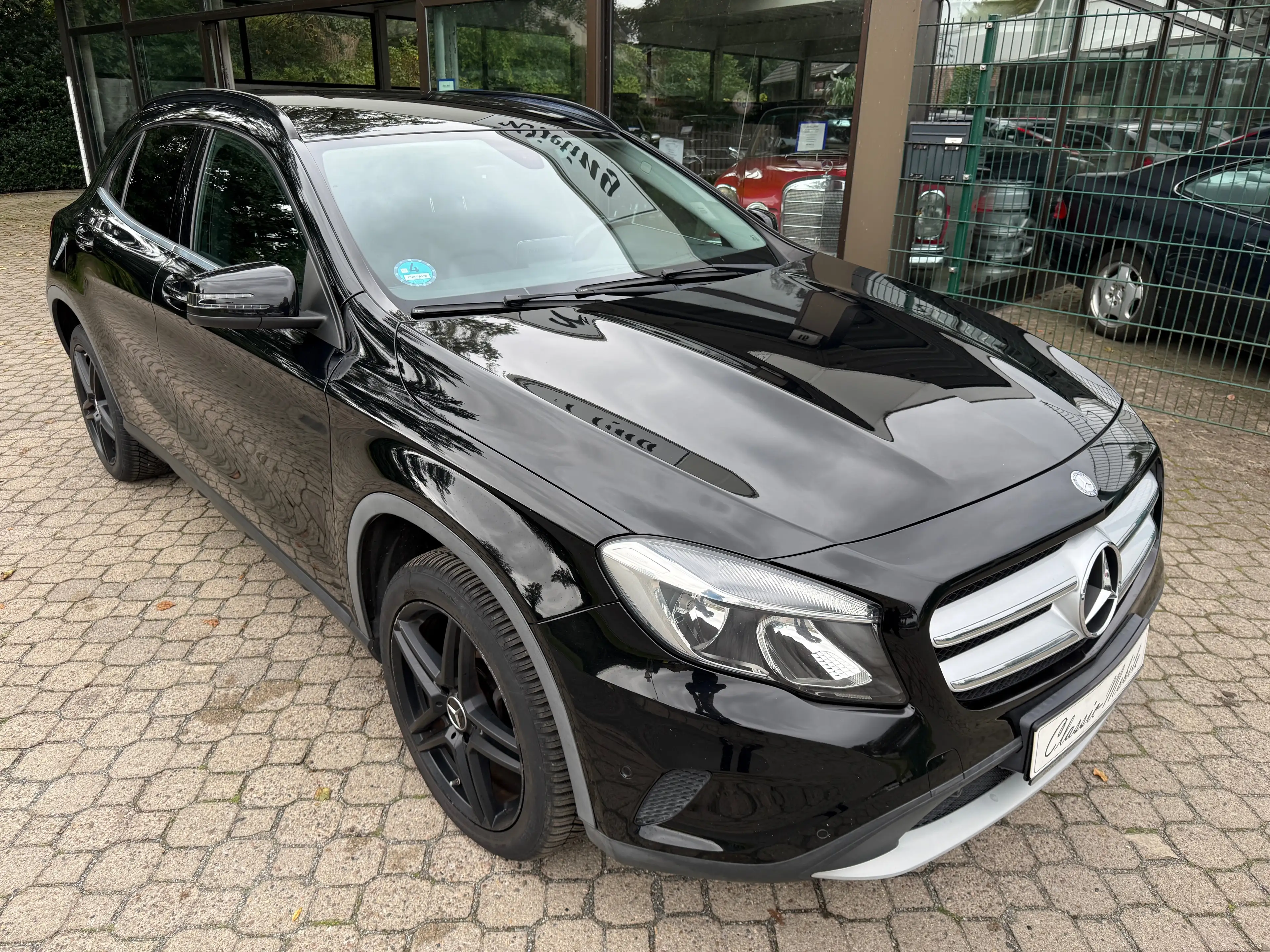 Mercedes-Benz GLA 200 CDI 4Matic Style *HU neu*AHK*Navi*PDC*SHZ*Teilleder*Automatik*
