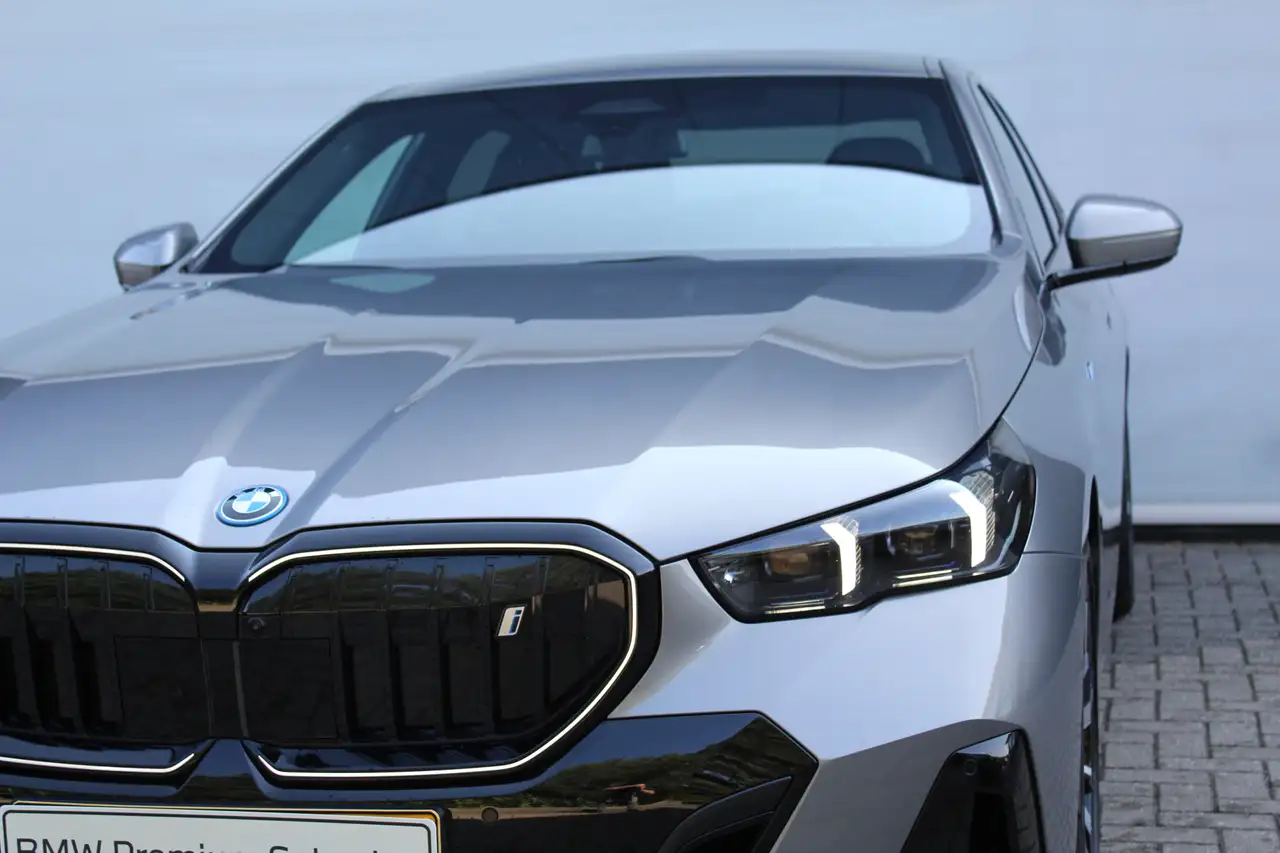 BMW i5 2026 — фото 9