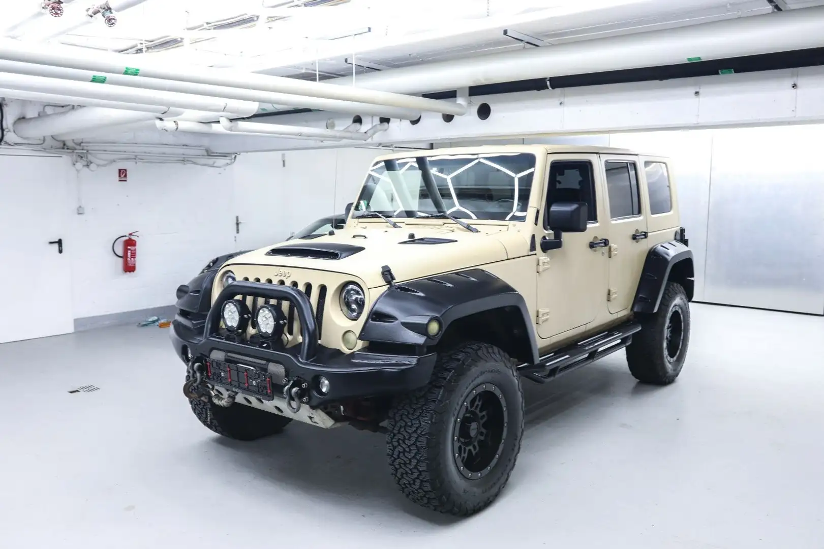Jeep Wrangler Unlimited Rubicon komplett überholt Beige - 1