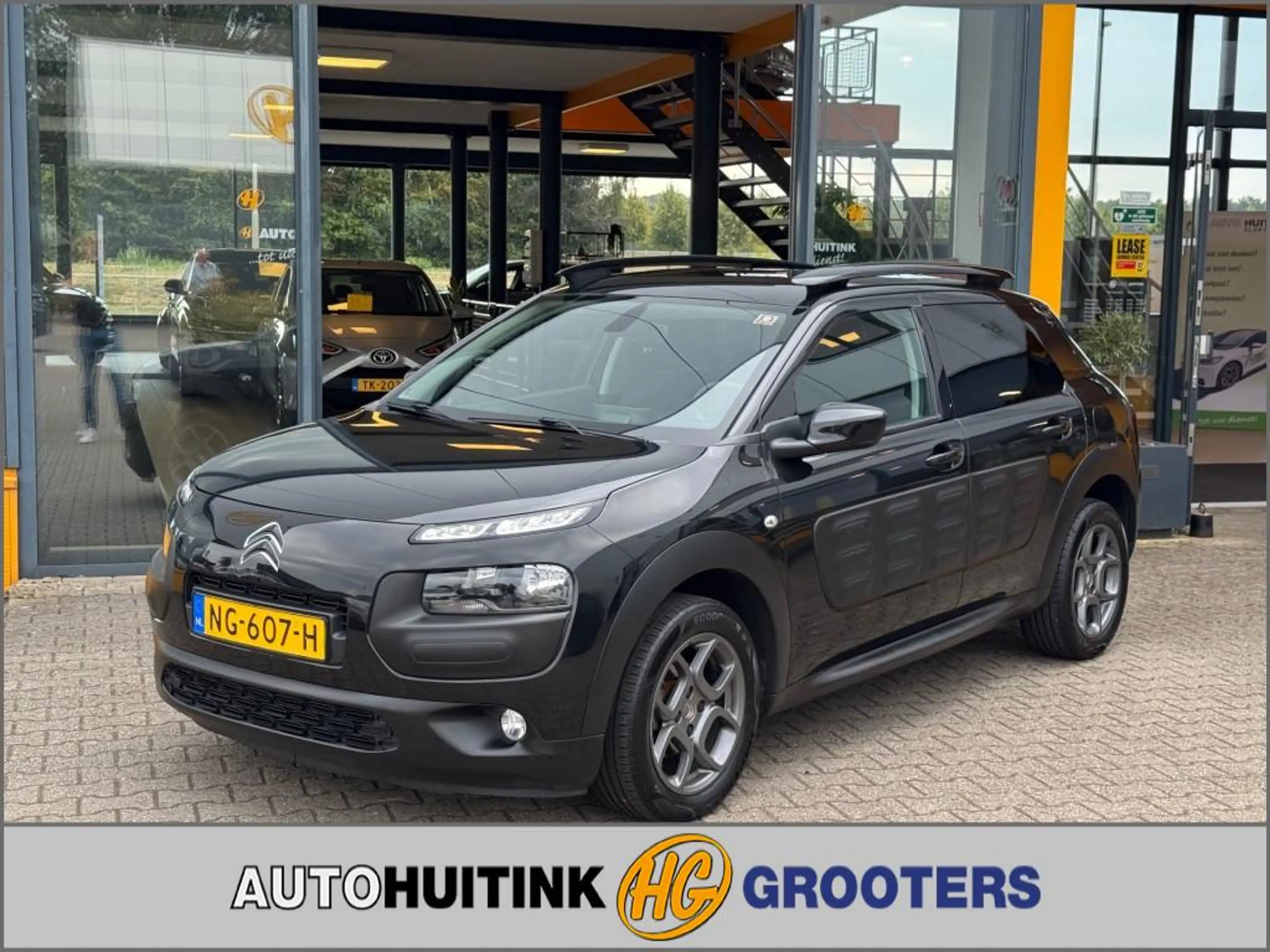 Citroen C4 Cactus 1.2 PureTech Shine - camera - navi