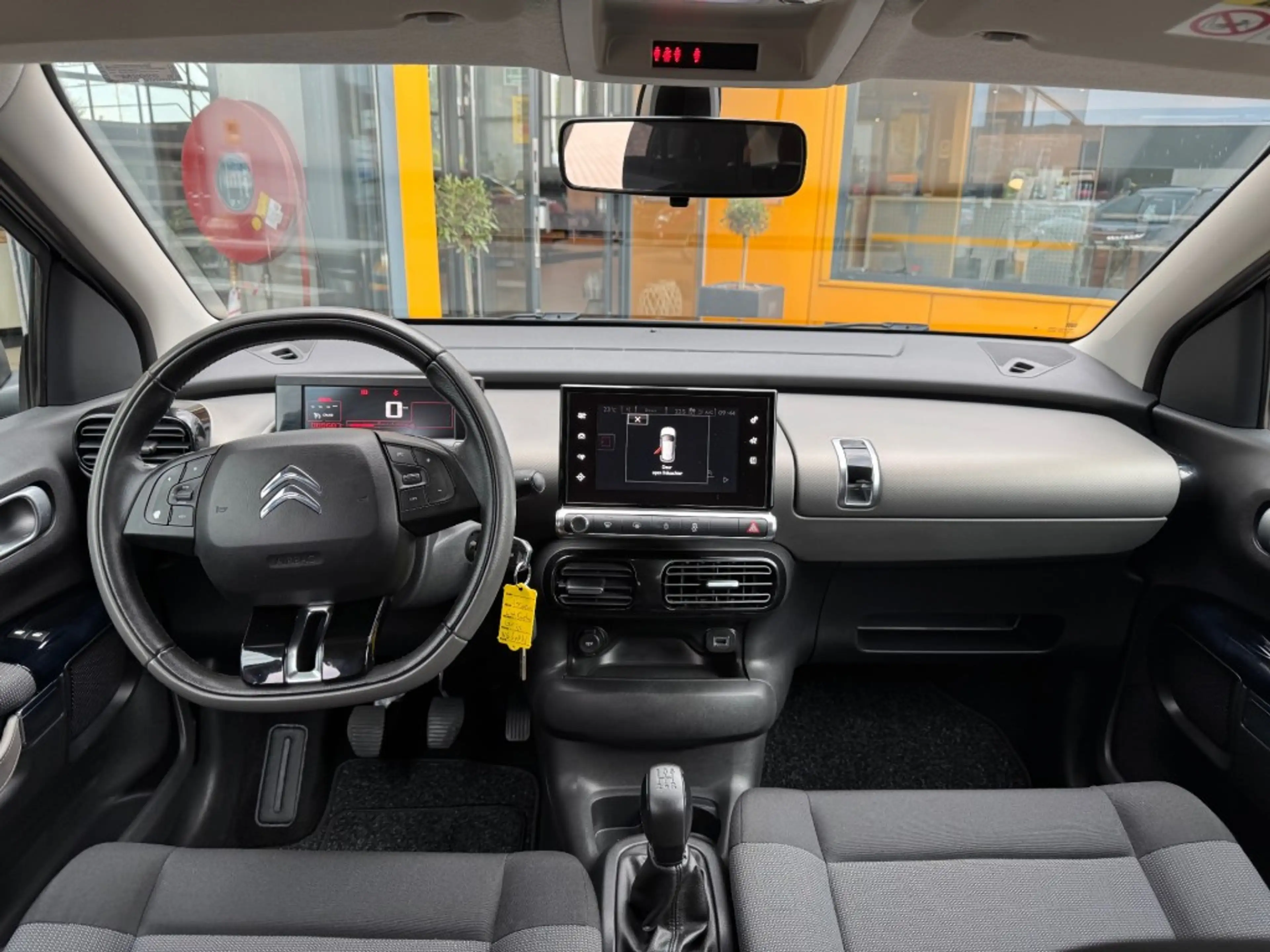 Citroen C4 Cactus 1.2 PureTech Shine - camera - navi — photo 16