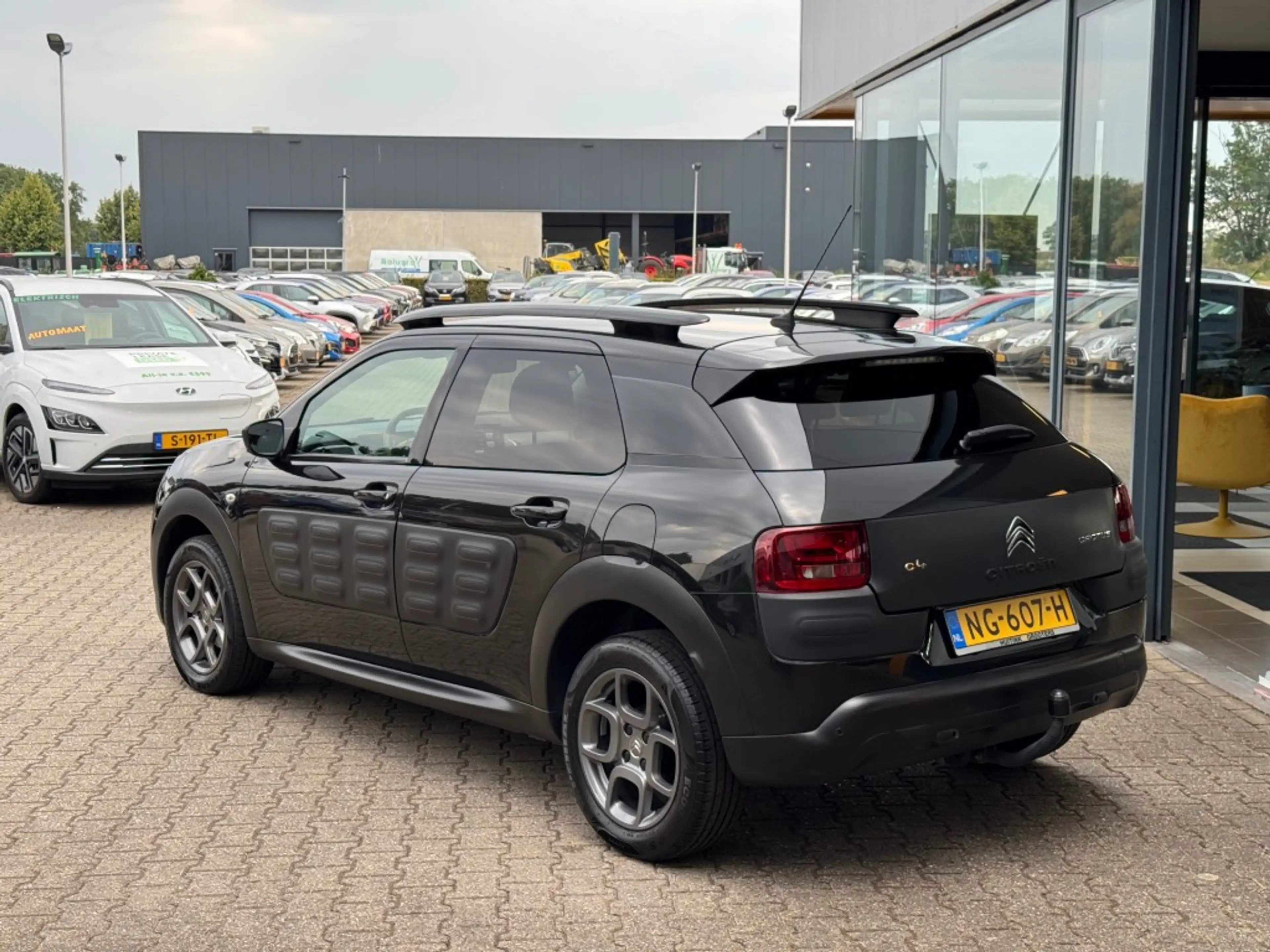 Citroen C4 Cactus 1.2 PureTech Shine - camera - navi — photo 3