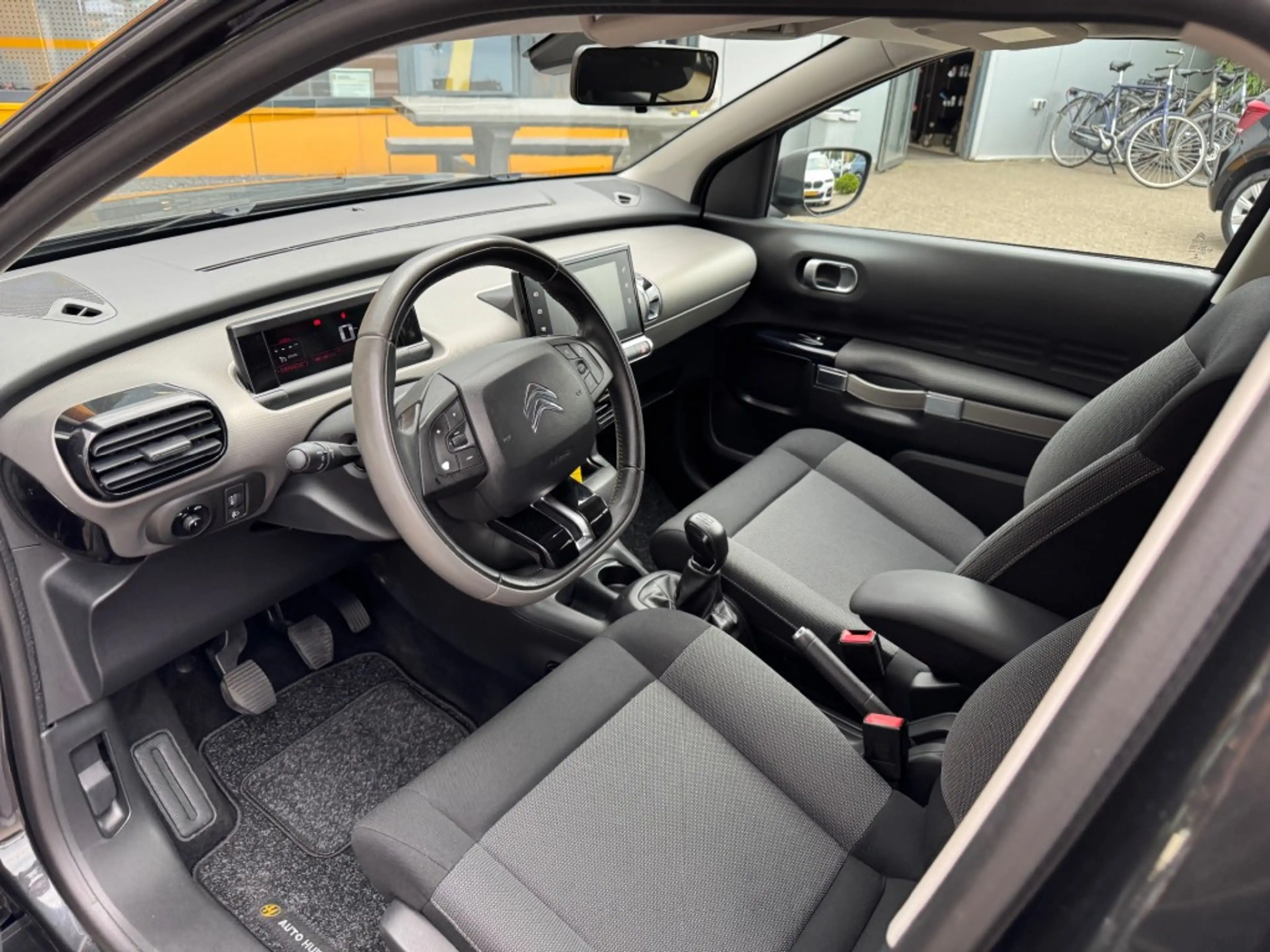 Citroen C4 Cactus 1.2 PureTech Shine - camera - navi — photo 13