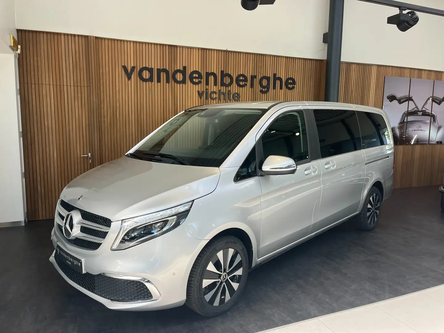 Mercedes-Benz V 250 V 250d lang 9G Avantgarde AUTOMAAT DODEHOEK CAMERA Argent - 2