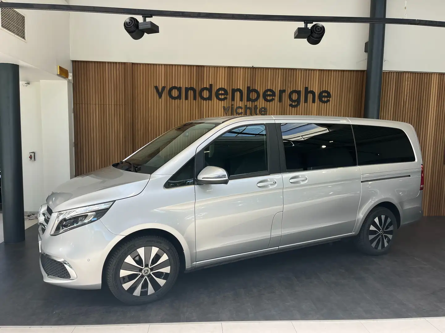Mercedes-Benz V 250 V 250d lang 9G Avantgarde AUTOMAAT DODEHOEK CAMERA Argent - 1