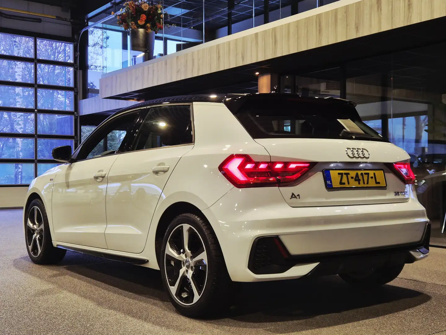 Audi A1 Sportback 25 TFSI S Line NL-auto | Nette auto | LE Weiß - 2