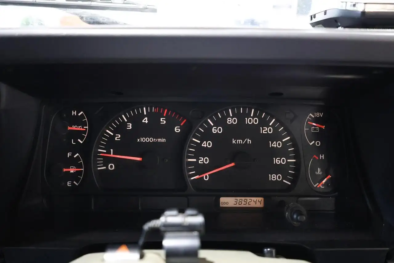 Toyota Land Cruiser снимка Toyota Land Cruiser