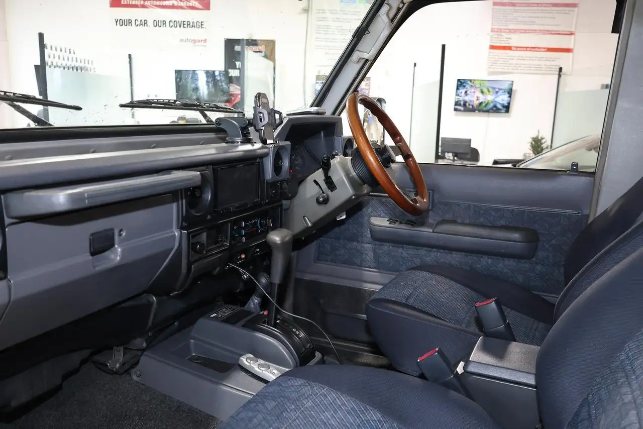 Toyota Land Cruiser снимка Toyota Land Cruiser
