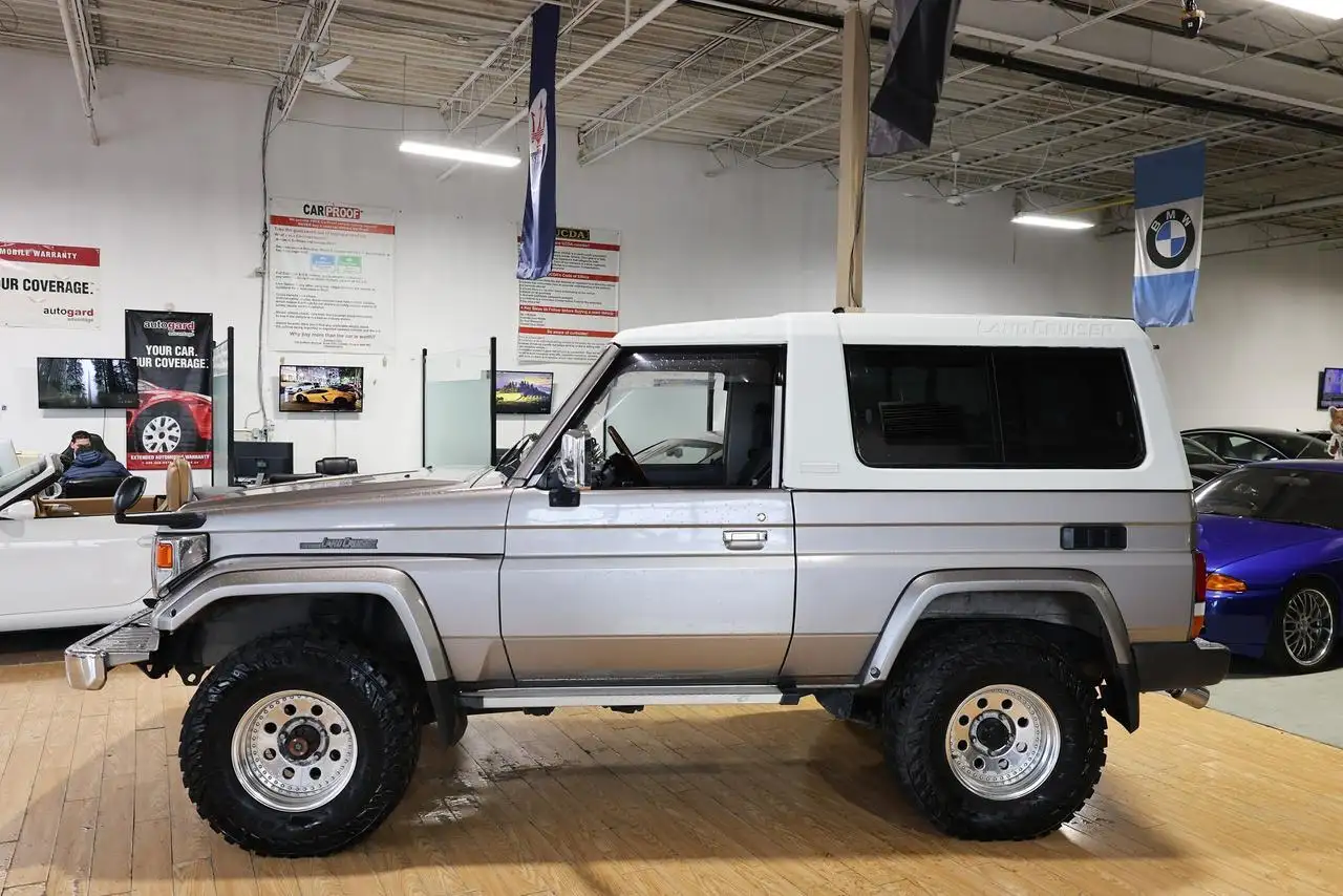 Toyota Land Cruiser снимка Toyota Land Cruiser