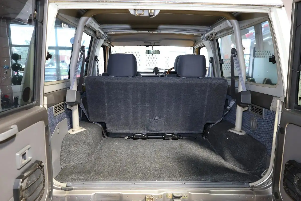 Toyota Land Cruiser снимка Toyota Land Cruiser