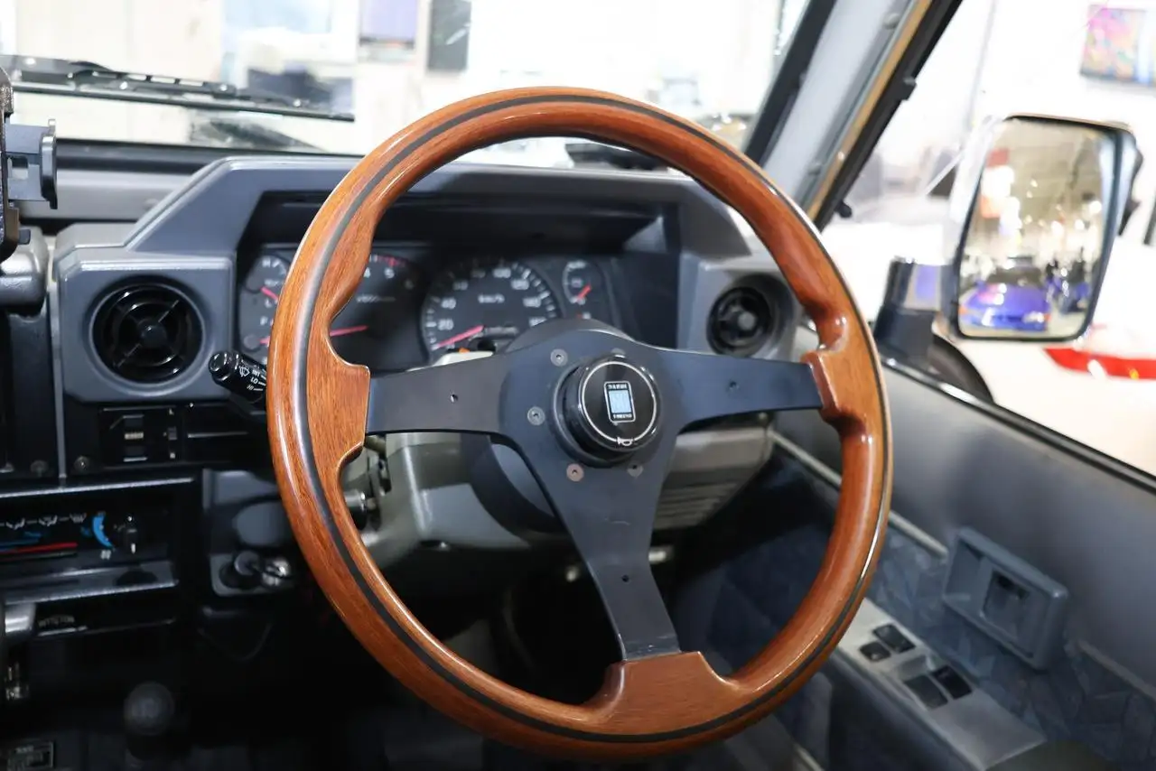 Toyota Land Cruiser снимка Toyota Land Cruiser
