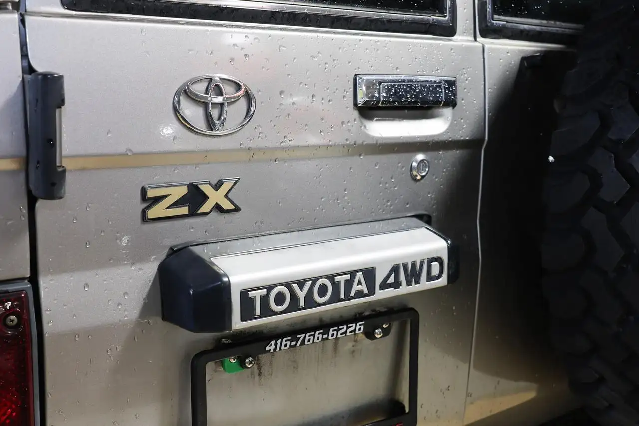 Toyota Land Cruiser снимка Toyota Land Cruiser