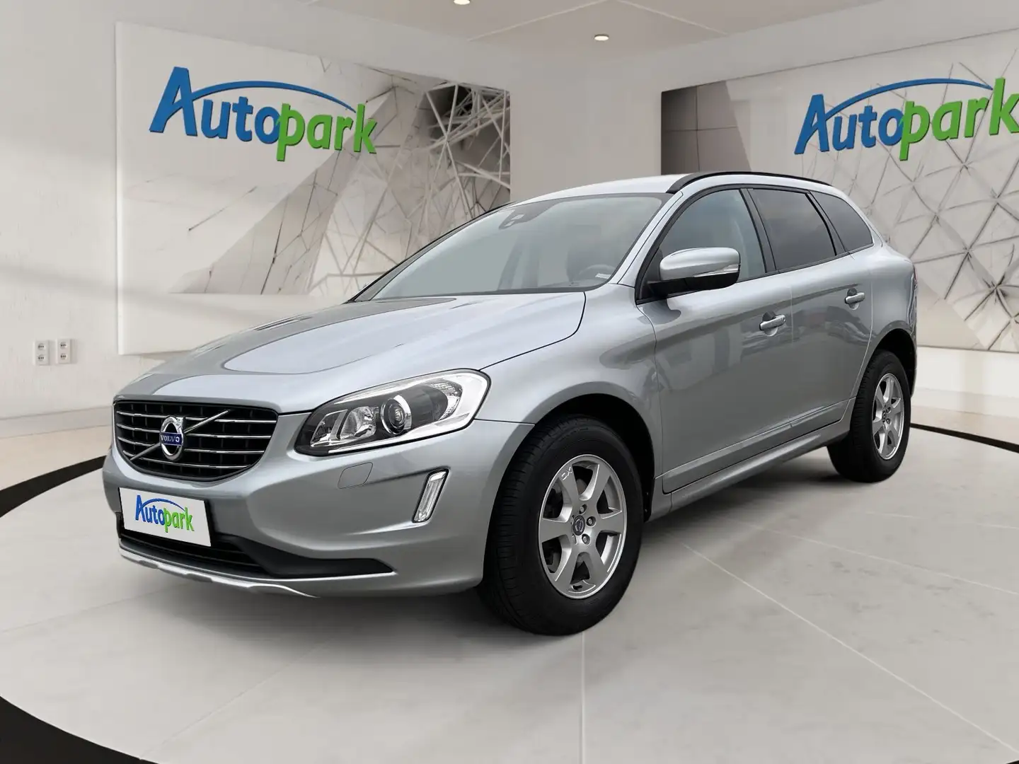 Volvo XC60 D4 AWD DPF Kinetic Silber - 1