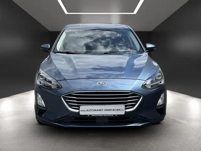 Ford Focus view 8