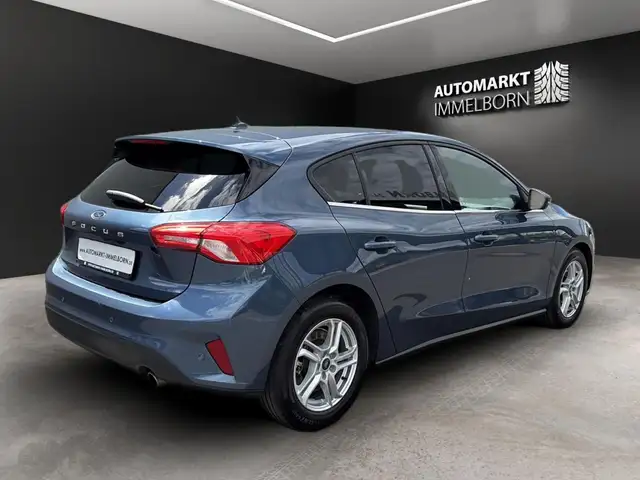 Ford Focus view 6