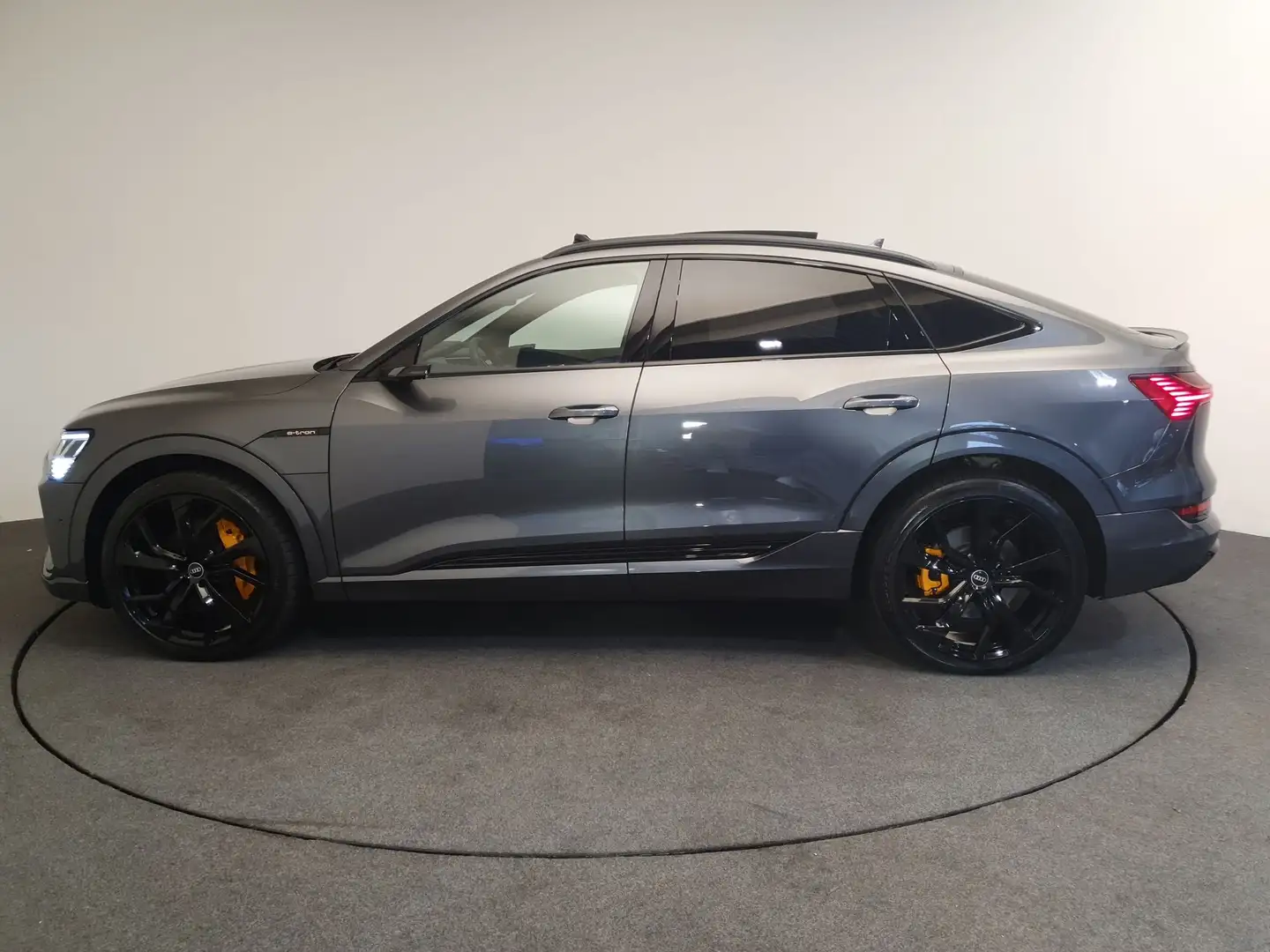 Audi e-tron Sportback 55 quattro S edition 95 kWh VOL, RS zete Gris - 2