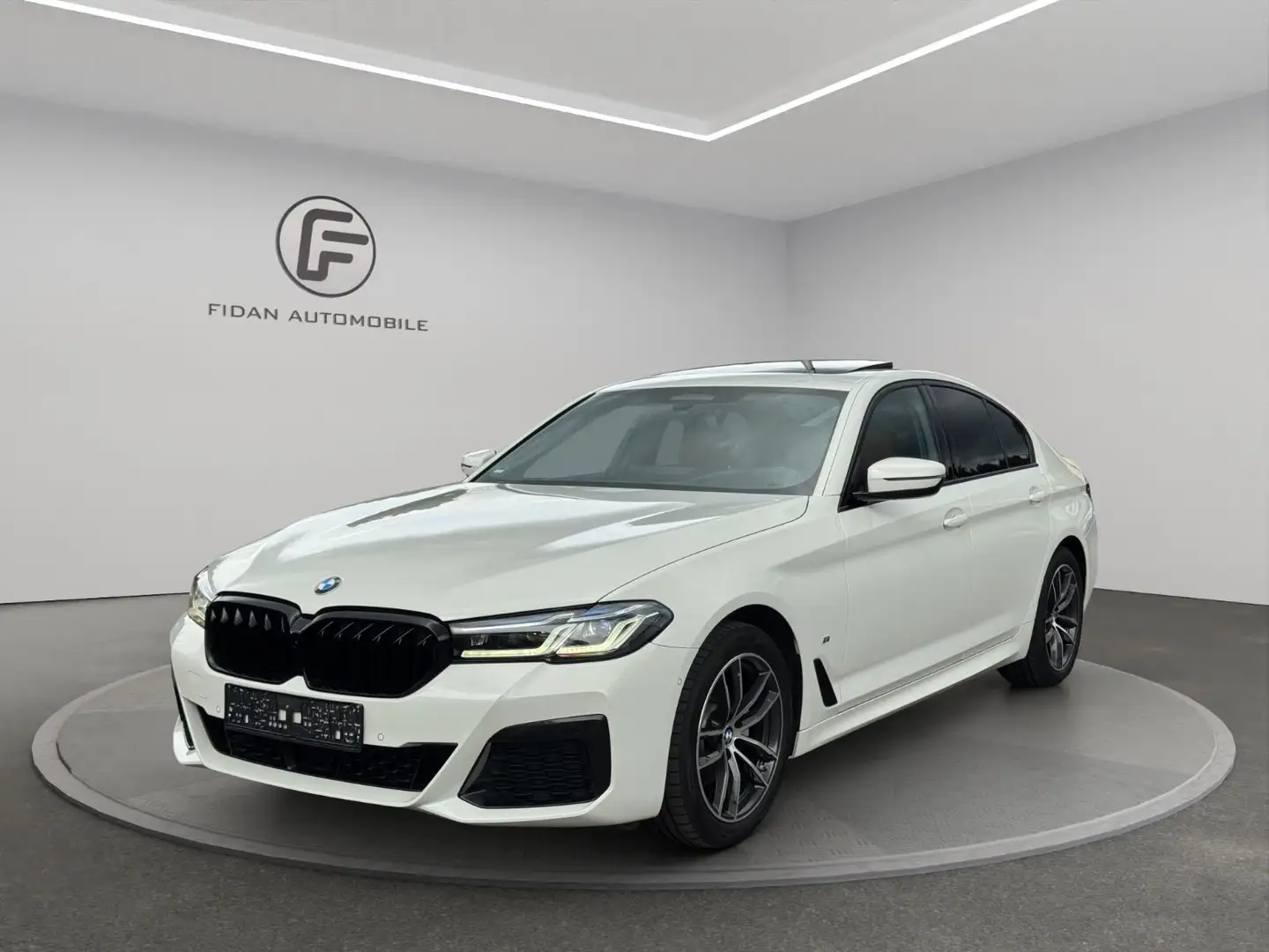 BMW 520 d M Sport*Laser*HUD*GSD*LiveCo*Ambi*Kamera Weiß - 1