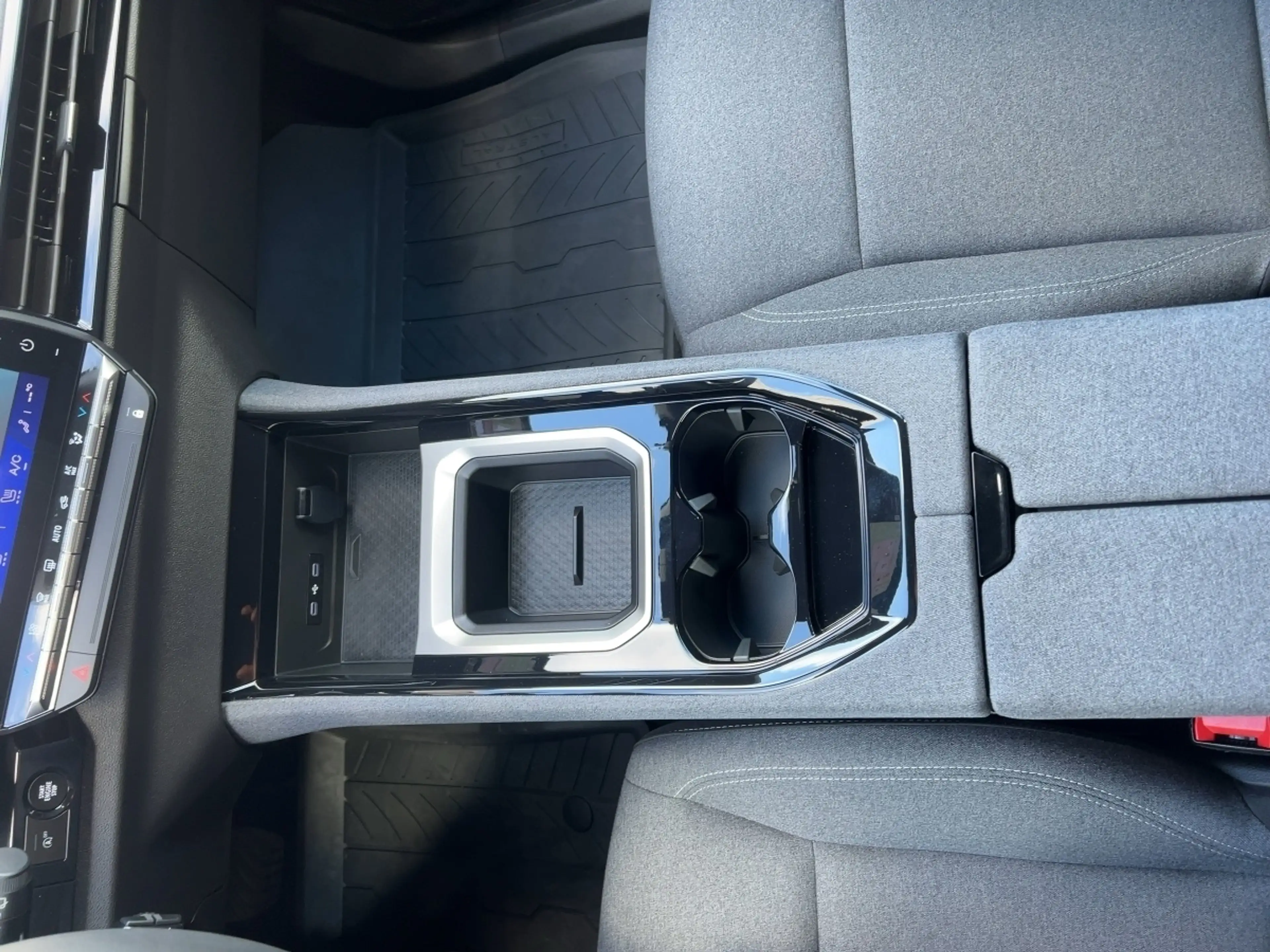 Renault Austral 1.3 TCE 160 Evolution — photo 13