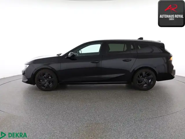 Opel Astra view 2