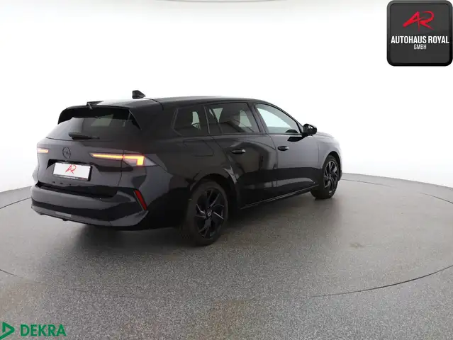 Opel Astra view 5