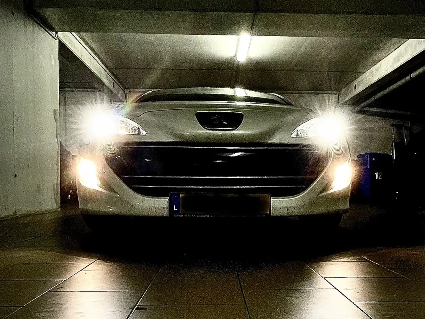 Peugeot RCZ RCZ 2.0 HDi FAP 165 Weiß - 1