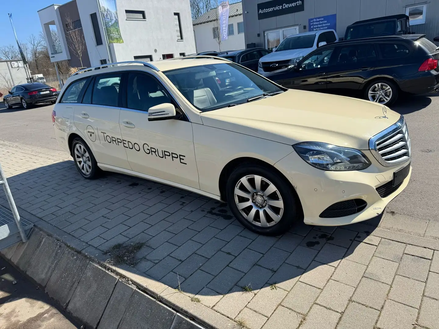Mercedes-Benz E 200 E 200 BlueTec (212.206) Béžová - 2