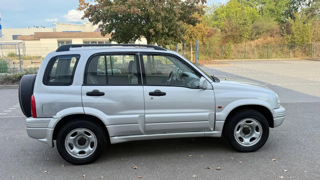 Suzuki Grand Vitara 5-trg 2.5 V 6 Limited/KLIMA/TÜV NEU, foto 10